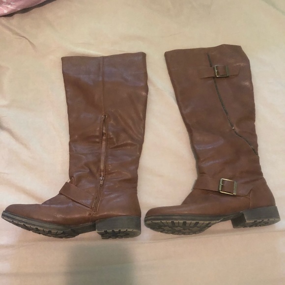 Knee high boots!! - Picture 5 of 5